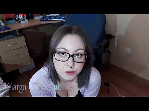 ❤️ Ragazza sexy con gli occhiali succhia il dildo profondamente sulla macchina fotografica ☑ Video di sesso al it.vbdsm.ru ❌️