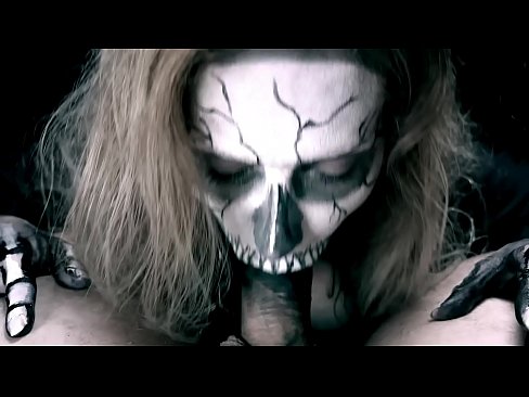 ❤️ Ragazza demone che succhia il cazzo con la sua bocca nera e ingoia lo sperma ☑ Video di sesso al it.vbdsm.ru ❌️