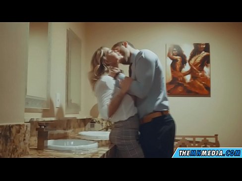 ❤️ Quando una bionda formosa ti seduce in un bagno pubblico ☑ Video di sesso al it.vbdsm.ru ❌️